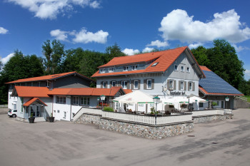 bayrischer_hof_aussen.jpg
